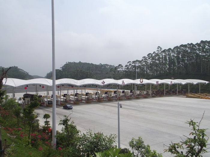 【廣東膜結(jié)構收費站廠家】廣西膜結(jié)構中馬多車道收費站雨棚